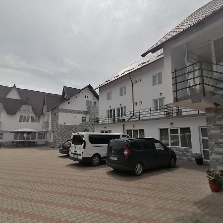 Pensiunea Iuliana Căpăţîneni-Ungureni Exterior foto